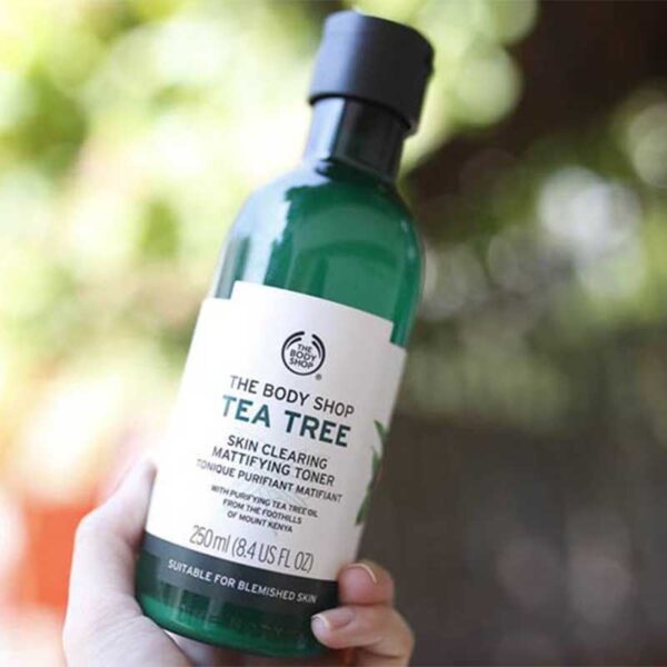 The Body Shop TEA TREE SKIN CLEARING MATTIFYING FACIAL TONER 250ML