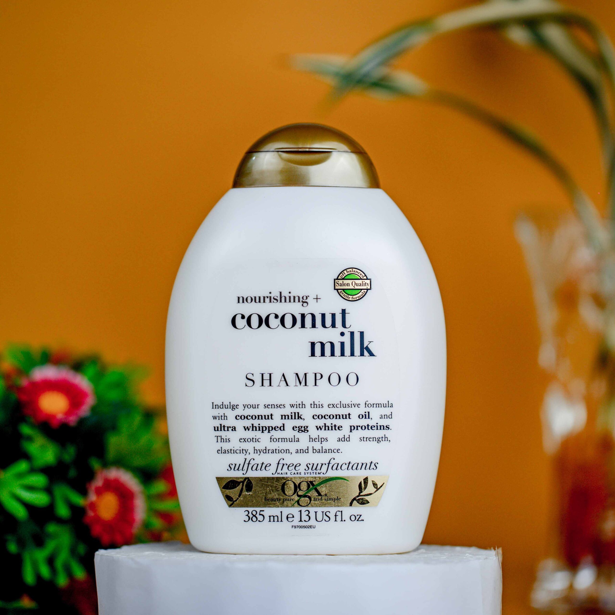 OGX Nourishing + Coconut Milk Shampoo 385ml - Ave